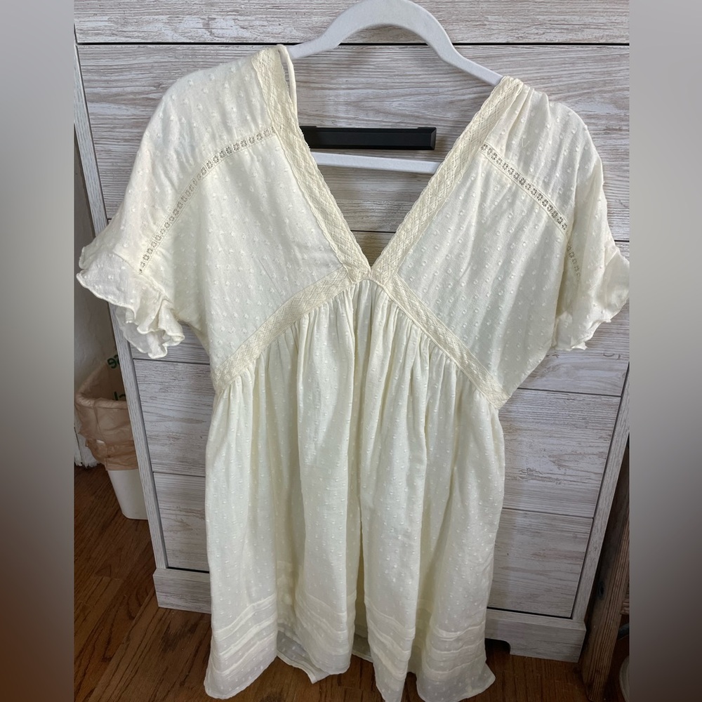 Urban Outfitters white dress!! Size: XS